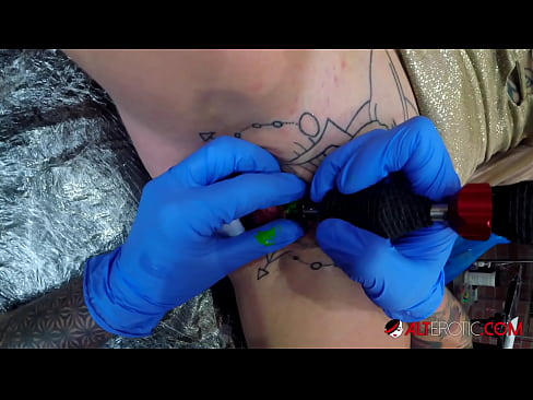 ❤️ Sully Savage, o bunăciune extrem de tatuată, și-a făcut un tatuaj pe clitorisul ei ️ at ro.xxxshake.ru